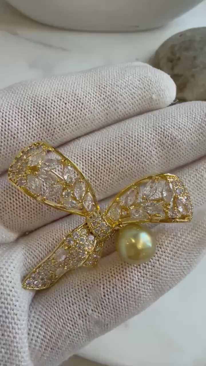 Elly’s South sea golden pearl butterfly bow brooch: Extreme luster mirrored, 9.6mm, deep gold pearl. Christmas Brooch.