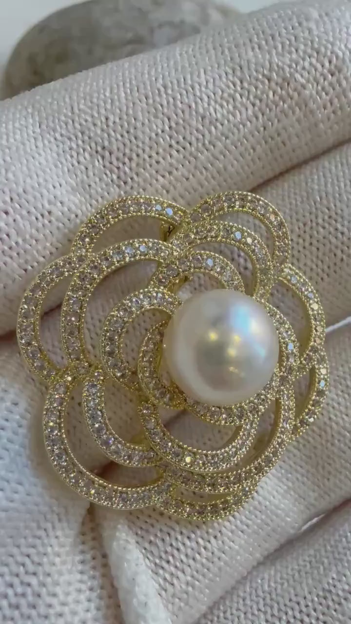 Elly’s 9.9mm Genius Huge Akoya Ivory ocean Pearl Floral Brooch: Extreme luster mirrored, 3.5cm dia.