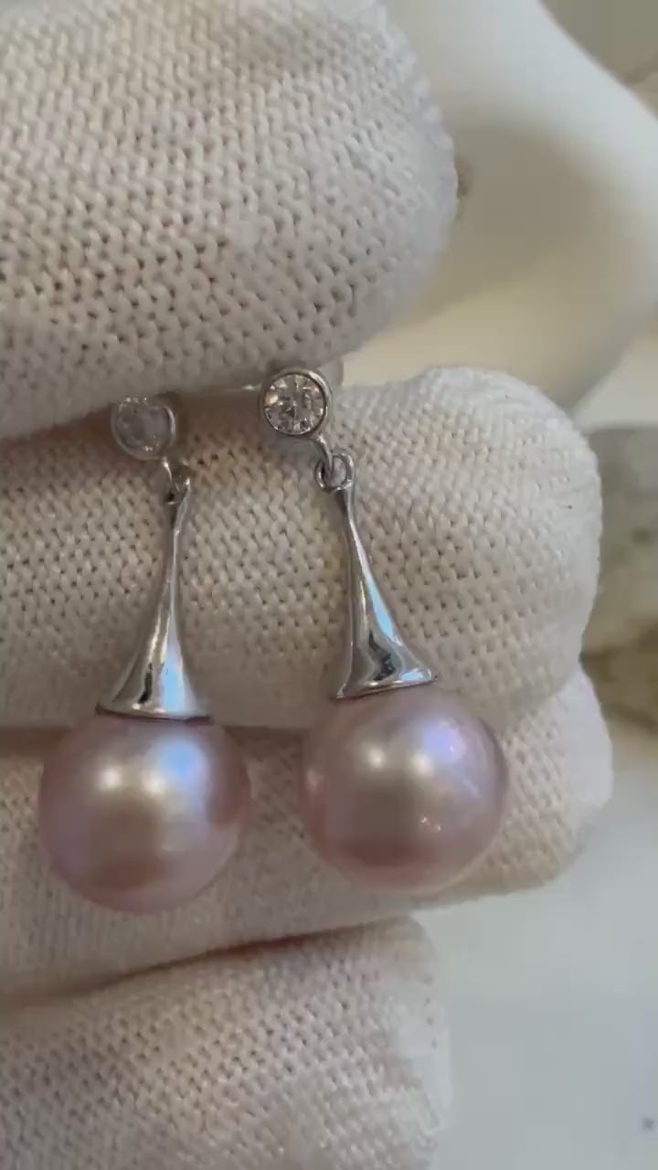 Elly’s 10.3mm Edison Rose mauve earrings: Extreme luster mirrored, S925 silver earrings.