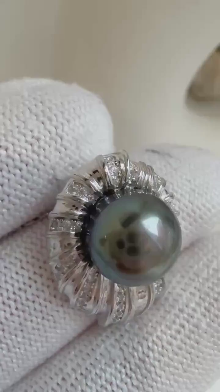 Elly’s 10.2mm Tahitian peacock green Ocean Pearl pendant: Extreme luster mirrored, S925 silver pendant chain set. Pearl jewelry.