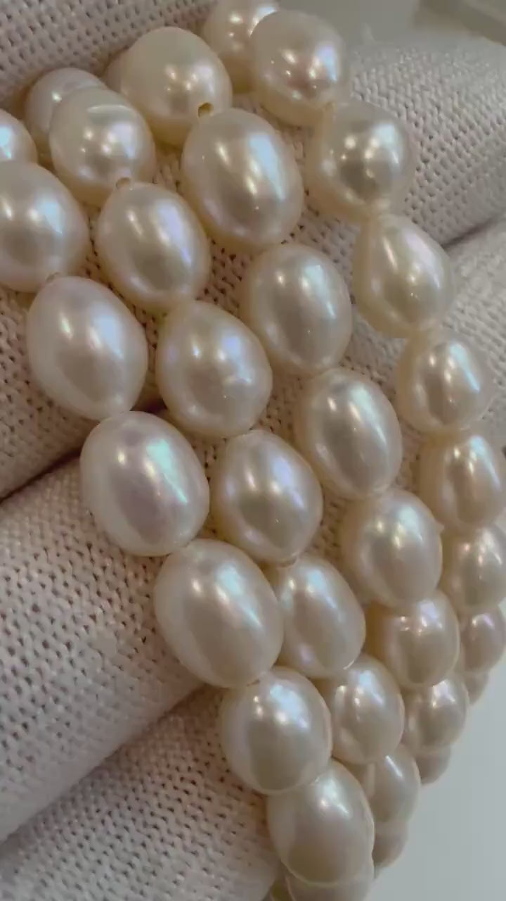In Sale Minimalist Freshwater ivory Rice Keshi Pearls Exceptional Elegant Bracelet with magnetic clip, unique gift for her. 6-6.8mm 7.1”